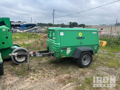 2015 Doosan Infracore P185WDO-T4F 185 cfm Mobile Sprężarka powietrza