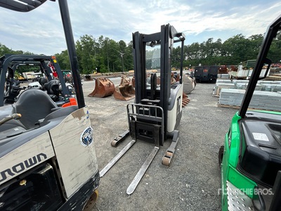 4500 lb Order Picker
