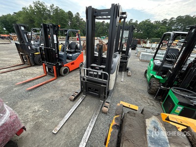 4000 lb Order Picker