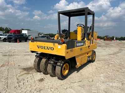 2016 Volvo PT125R 9 Wheel Pneumatic Roller