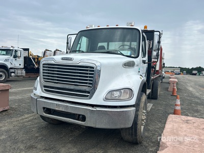 2007 Freightliner M2 106 Flatbed Truck