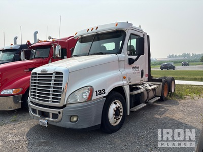 2020 Freightliner Cascadia 125 6x4 T/A Day Cab Truck Tractor