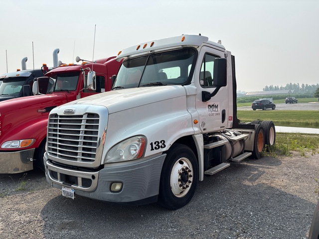 2012 Freightliner Cascadia 125 6x4 T/A Day Cab Truck Tractor