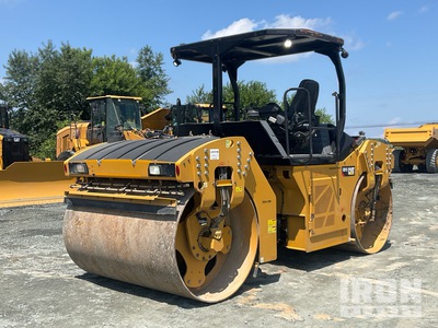 2021 Cat CB13 Tandemwalze