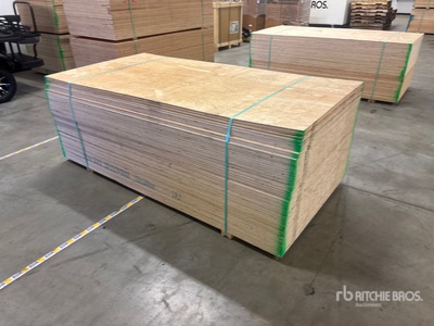 Quantity of (50) 4 ft x 8 ft x 5/8 in CSP/DFP No Stamp 合板 (Unused)