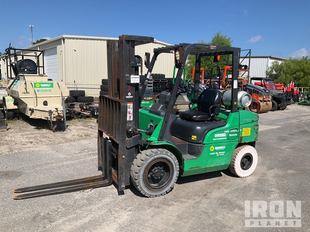 2016 Mitsubishi FG30N 5500 lb Pneumatic Tire Forklift