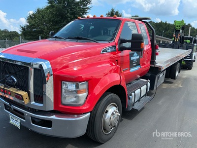 2017 Ford F-650 Rollback Truck