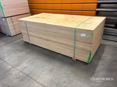 Quantity of (50) 4 ft x 8 ft x 5/8 in CSP/DFP No Stamp Madera contrachapada (Unused)