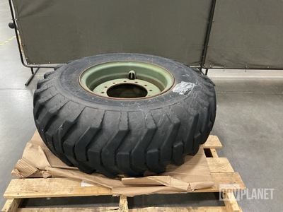 STA 17.5-25 Tire w/Wheel