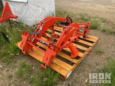 Kubota LA535 Front Loader Attachment (Inoperable)
