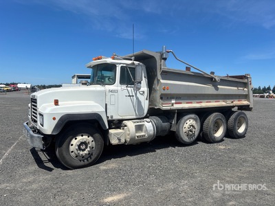 1991 Mack RD688S 8x4 Tri/A Camión dumper