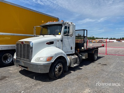 2015 Peterbilt 388 4x2 Camión rodante