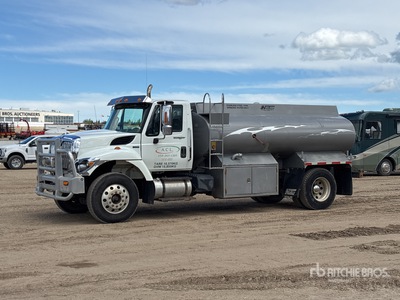 2013 International 7400 SFA 2200 L 4x2 Water Truck