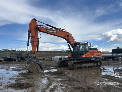 2018 Doosan DX300LC-5 Tracked Excavator