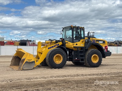 2023 Komatsu WA380-8 Pala gommata