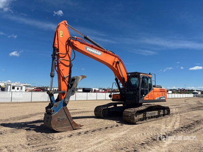 2017 Doosan DX255LC-5 Tracked Excavator
