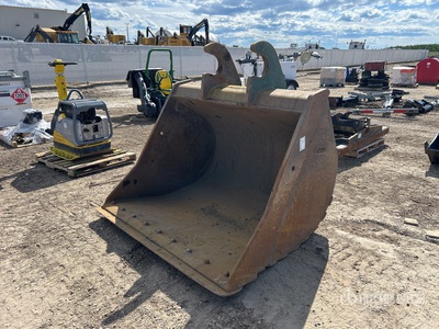 72 in Q/C Cleanup Godet de pelleteuse - Fits Komatsu PC360LC-11