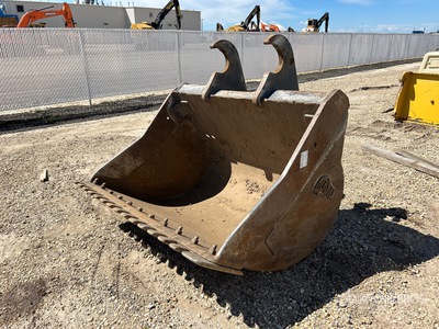 Rentco 66 in Q/C Cleanup Godet de pelleteuse - Fits Doosan DX255LC-5