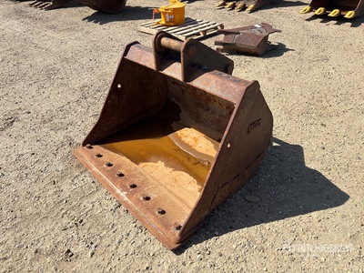WBM 48 in Q/C Cleanup Excavator Bucket - Fits Cat 310