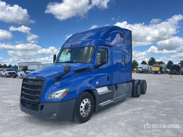 2019 Freightliner Cascadia 126 6x4 T/A Sleeper Truck Tractor