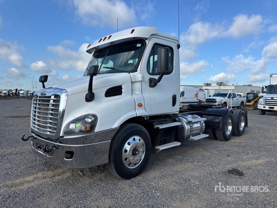 2019 Freightliner Cascadia 113 6x4 T/A Day Cab Truck Tractor