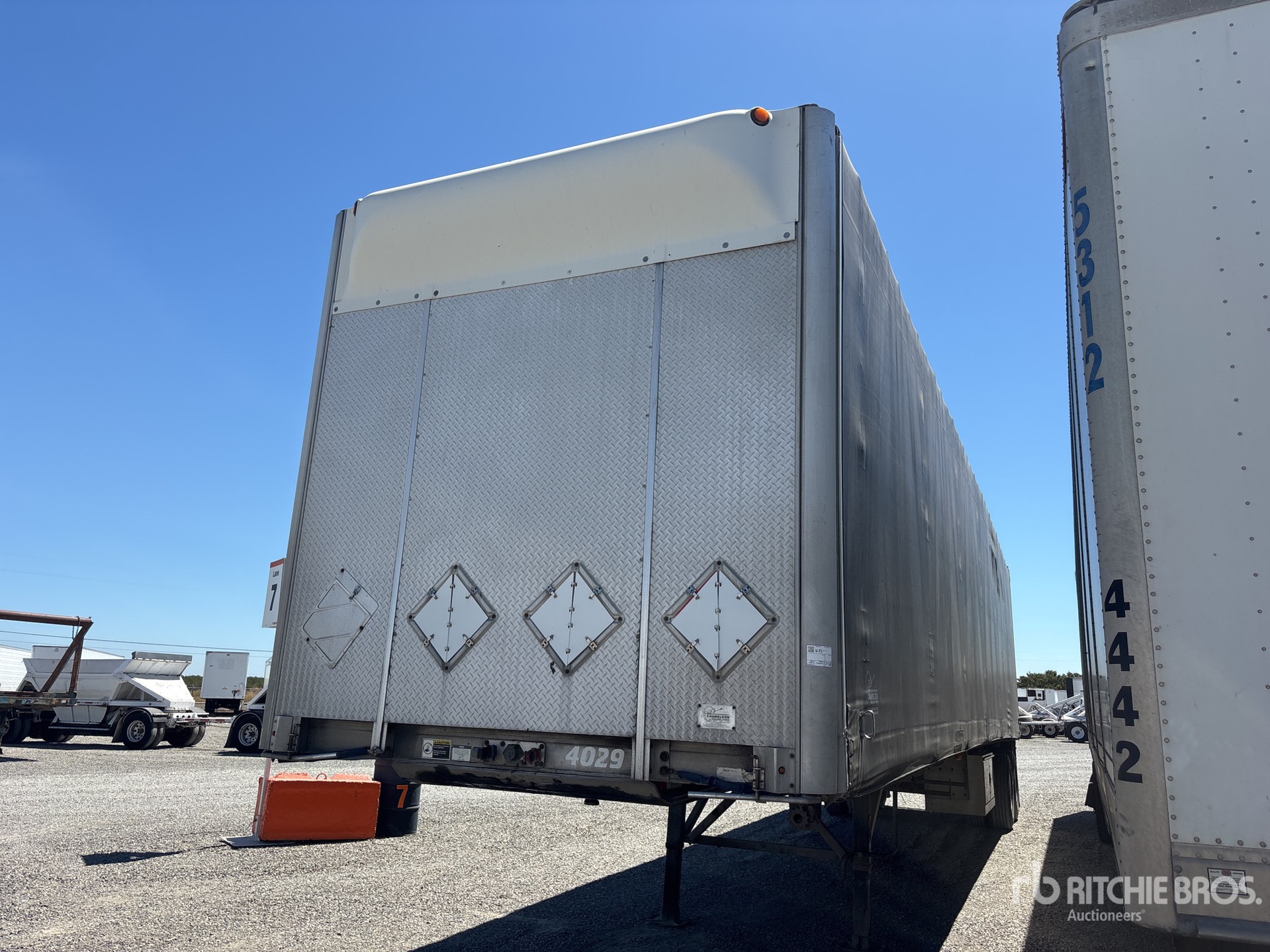 2013 Wilson 45 ft T/A Curtain Side Trailer