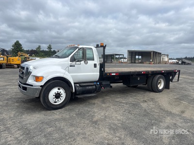 2014 Ford F-750 XL 4x2 Flatbed Truck