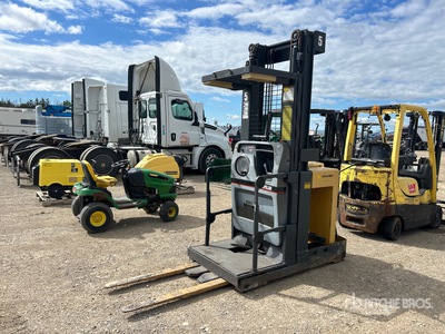 Caterpillar NOR30 3000 lb Forklift (Inoperable)
