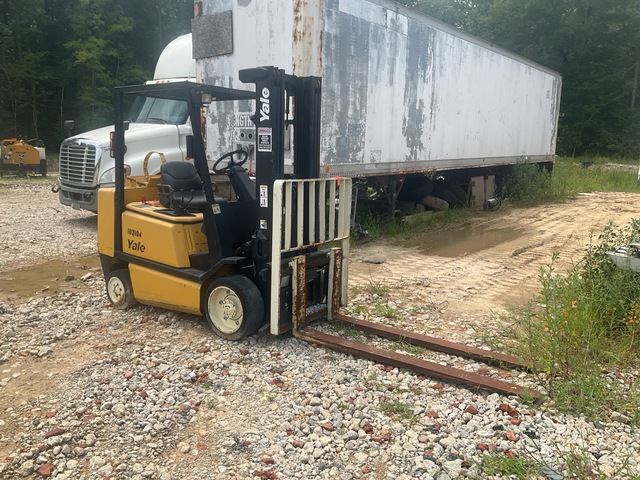 1999 Yale GLC060TGNUAE084 6000 lb Cushion Tire Forklift