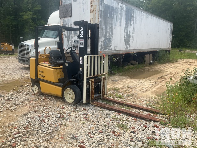 1999 Yale GLC060TGNUAE084 6000 lb Cushion Tire Forklift