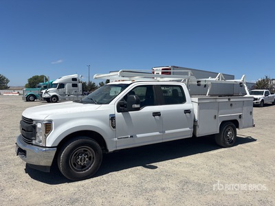 2019 Ford F-350 XL 4x2 Crew Cab Camión Utilitario