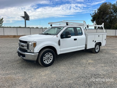 2019 Ford F-250 STX 4x2 Extended Cab Utility Truck