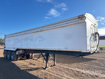 1982 White Industries 10.9 m Tri/A Tipping Trailer