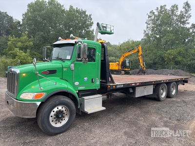 2017 Peterbilt 348 6x4 Camion à ridelles
