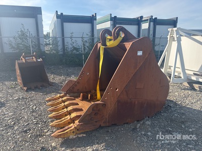 Cat 70 in Digging Excavator Bucket