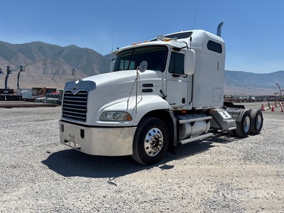 2001 Mack CX613 3- Achs Sattelzugmaschine mit Schlafkabine