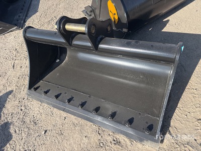 Trojan 42 in Cleanup Excavator Bucket - Fits 40mm Cat 303, 303.5, 304 Case, New Holland, Kobelco SK35 Deere/Hitachi 35D/G (Unused)