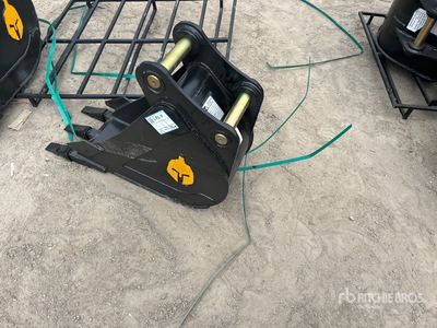 Trojan Excavator Bucket - Fits 45mm Cat 305, 305.5 Komatsu PC45/50/55 Hyundai R55, Hitachi/Deere 50D/G Case, New Holland, Kobelco SK50 Bobcat E50/341/337