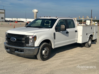 2019 Ford F-350 XL 4x2 Crew Cab Autocarro di servizio