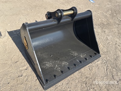 Trojan 42 in Cleanup Excavator Bucket - Fits 45mm Cat 305, 305.5 Komatsu PC45/50/55 Hyundai R55, Hitachi/Deere 50D/G Case, New Holland, Kobelco SK50 Bobcat E50/341/337 (Unused)