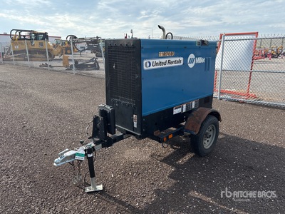 2020 Miller Electric Big Blue 500PRO 500 A Mobile Multi-Process Soldadora motorizada (Inoperable)