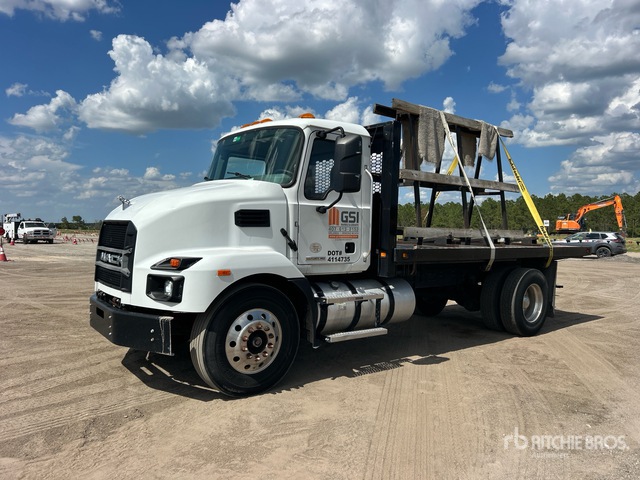 2023 Mack MD642 4x2 Flatbed Truck