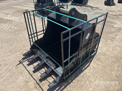 Trojan 42 in Digging Excavator Bucket - Fits 65mm Cat 311/312/313/314 Kobelco 140 Deere/Hitachi ZX120/135 Case 130/135, Doosan DX140 (Unused)
