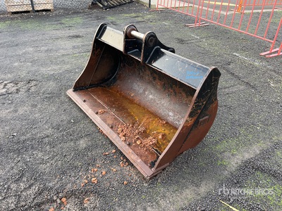 Cat 388-9667 1500 mm Cleanup Excavator Bucket