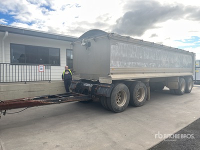 2017 John Shephard Trailers Remorque à benne basculante arrière