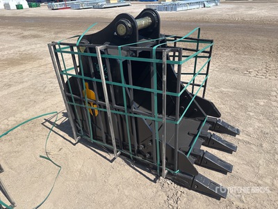 Trojan 36 in Digging Excavator Bucket - Fits 80mm Cat 320/321/323, Hyundai R210 Komatsu PC200/220, Deere 160/200/225 Kobelco SK210, Case 210/225, Doosan DX225 (Unused)