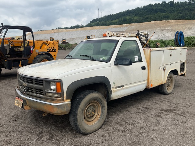 1999 Chevrolet 3500 4x4 Service Truck (Inoperable)