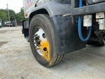 Sous-caisse with Pneu de gauche