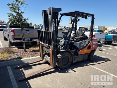 2015 (unverified) Doosan D30S-7T4 Pneumatic Tire 5500 lb Pneumatic Tire Forklift