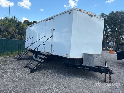 2003 Advance T/A Restroom Trailer